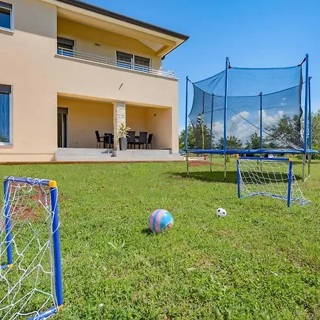 بيت للعطل House Nicol